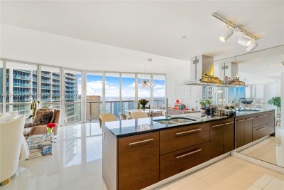 Icon Brickell Tower II Apt #4704