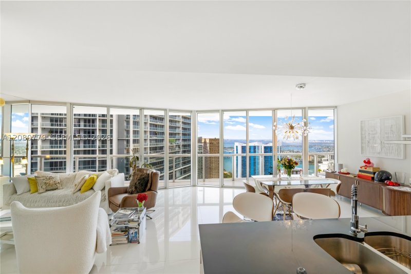 Comprar apartamento no Icon Brickell Tower II 4704