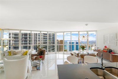 Comprar apartamento no Icon Brickell Tower II 4704