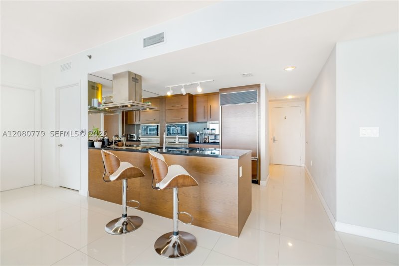 Comprar apartamento no Icon Brickell Tower II 4704