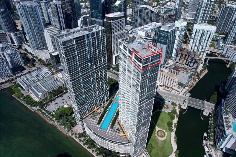 Aluguel de apartamento no Icon Brickell Tower I PH5701
