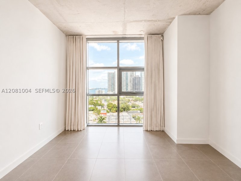 Comprar apartamento en Midtown Miami 4 H1604