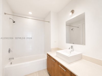 Comprar apartamento en Midtown Miami 4 H1604