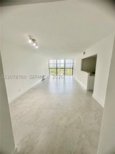 Aluguel de apartamento no 200 Leslie 1023