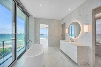 Comprar apartamento no Seaway North at the Surf Club 701