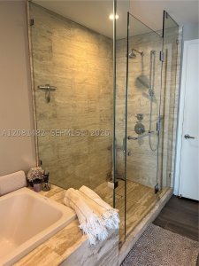 Comprar apartamento no Biscayne Beach 3608