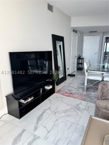 Comprar apartamento no Biscayne Beach 3608