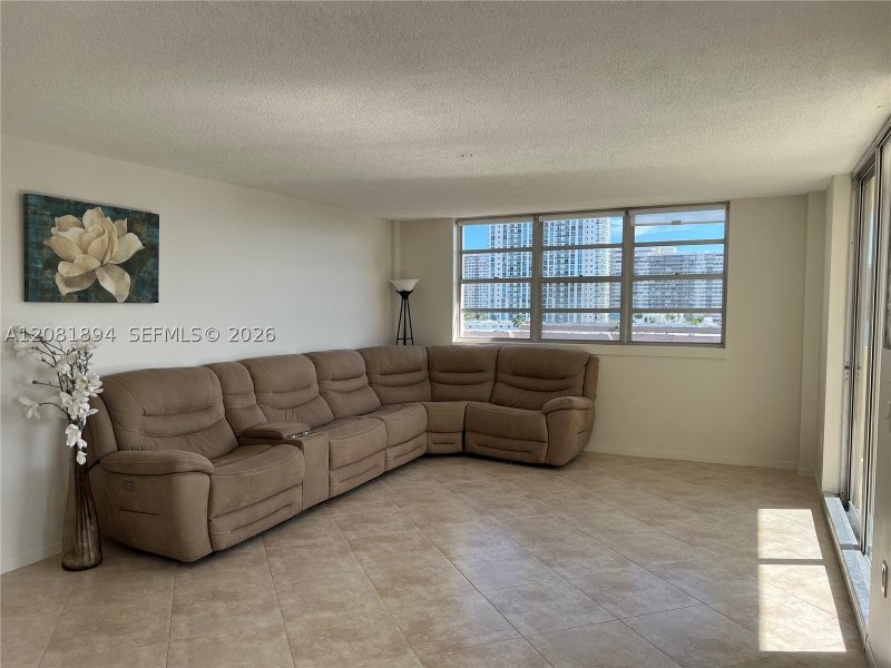 Apartment for rent at Plaza Towers North 812