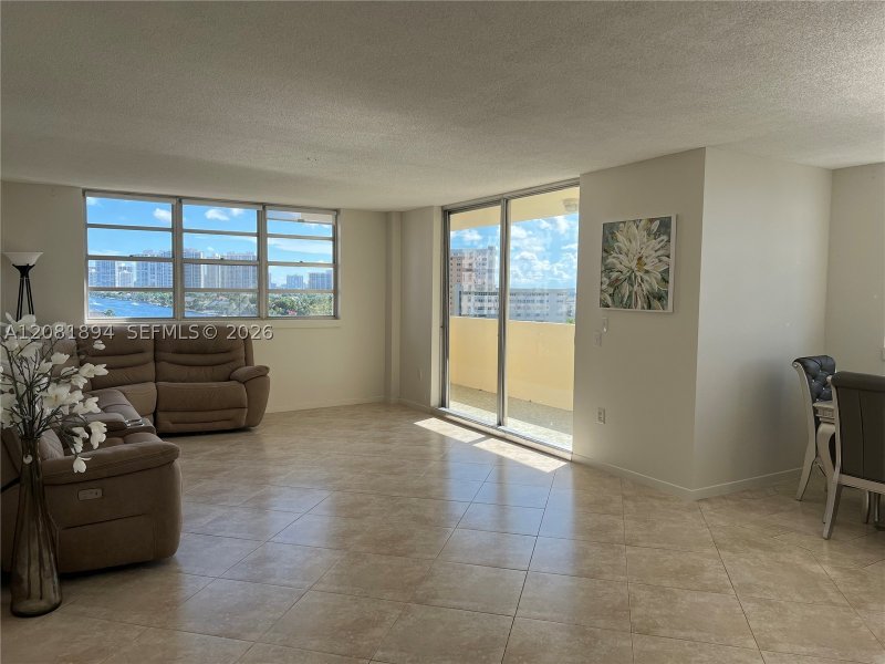 Apartment for rent at Plaza Towers North 812