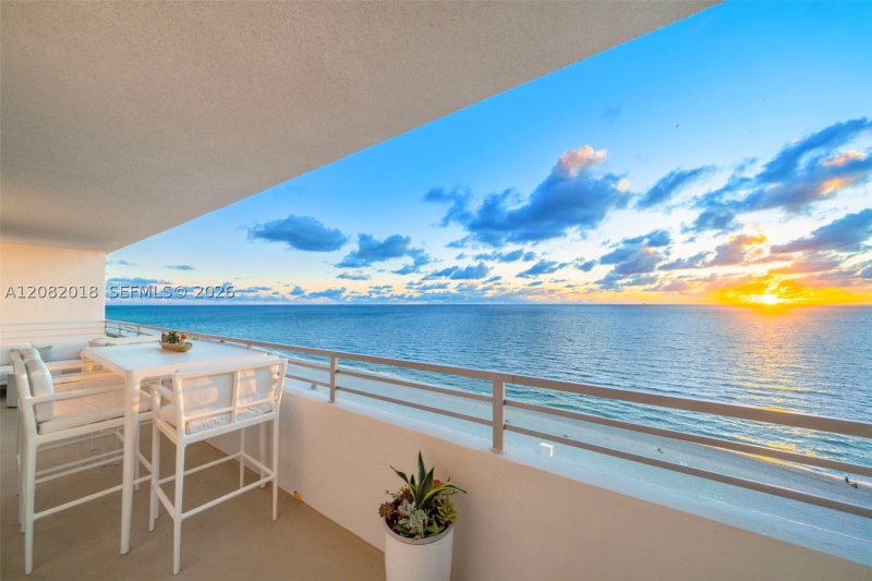 Apartment for rent at Oceanside Plaza 16H