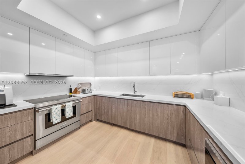 Condo for sale at Continuum I South 1409/10
