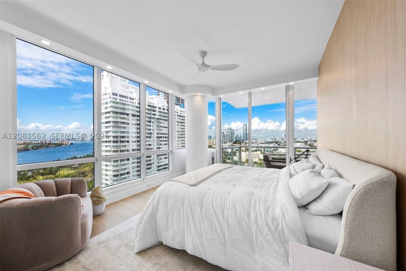 Condo for sale at Continuum I South 1409/10