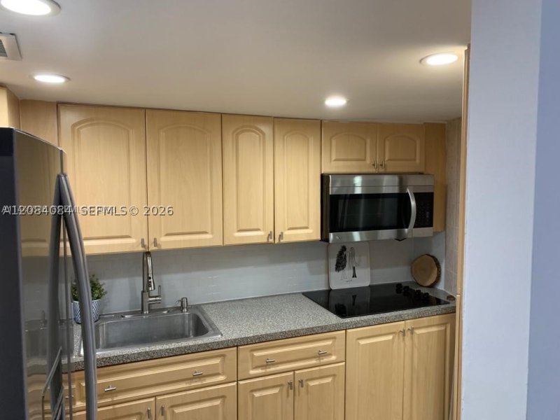 Apartment for rent at Triton Towers 1016