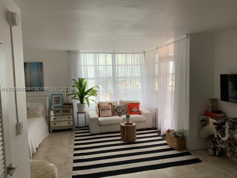 Apartment for rent at Triton Towers 1016