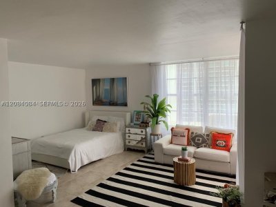 Aluguel de apartamento no Triton Towers 1016