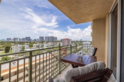 Aluguel de apartamento no 2080 Ocean Drive 1203