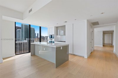 Aluguel de apartamento no Elysee Miami 1501