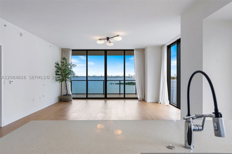 Apartment for rent at Elysee Miami 1501