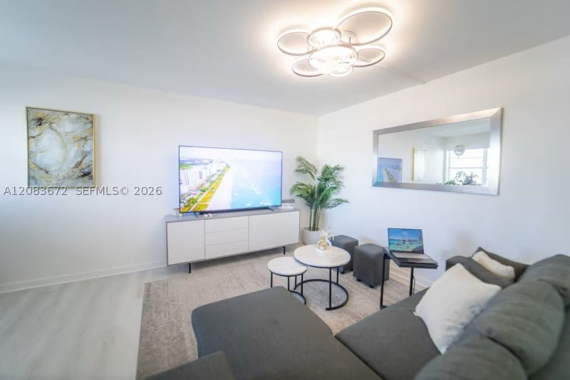 Condo for sale at Bayshore Yacht Tennis Club 1016