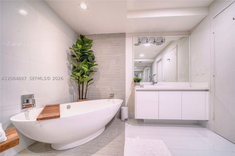 Condo for sale at Parque Towers at St. Tropez 4-1701