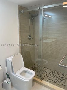 Aluguel de apartamento no The Venetia 27K