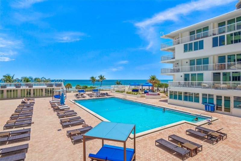 Apartment for rent at Carriage House Miami Beach 108