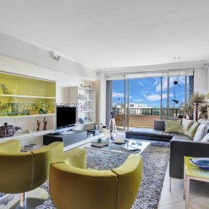 Comprar apartamento no Key Colony III Emerald Bay 1130