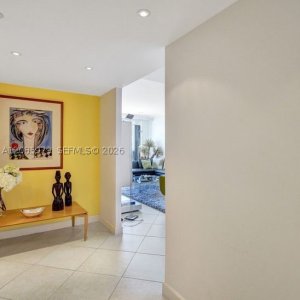 Comprar apartamento no Key Colony III Emerald Bay 1130