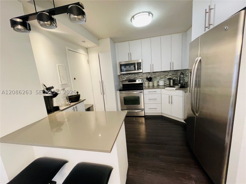 Apartment for rent at Brickell Bay Club 409