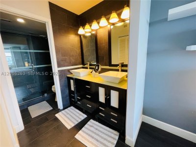Aluguel de apartamento no Brickell Bay Club 409