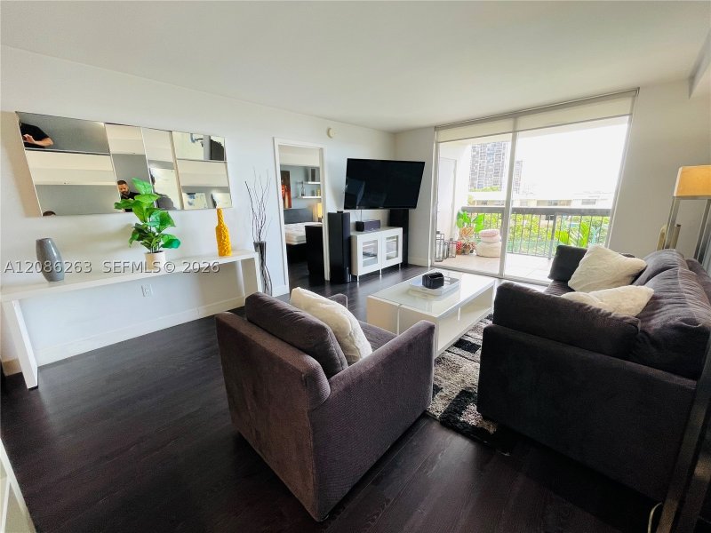 Apartment for rent at Brickell Bay Club 409