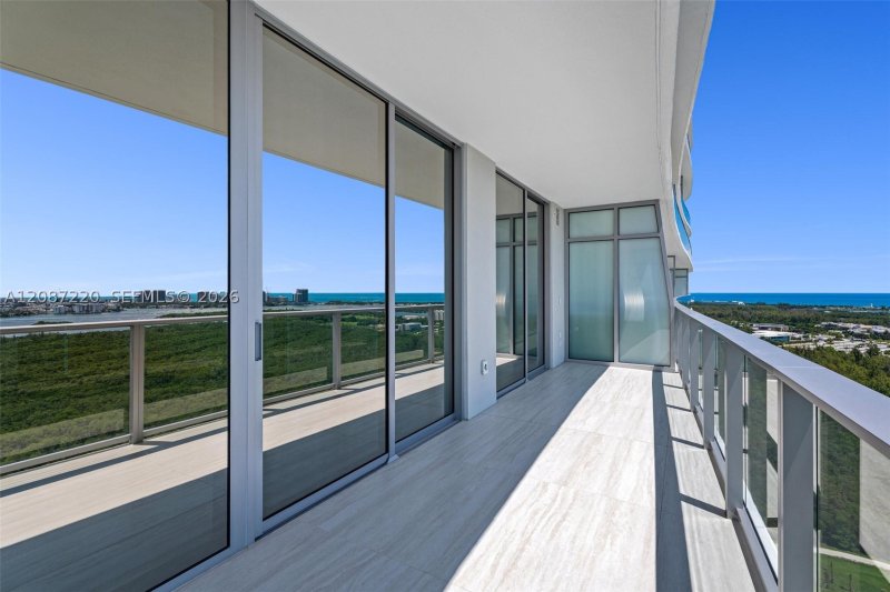 Condo for sale at One Park Tower by Turnberry 2704