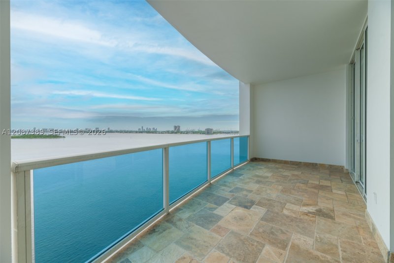 Condo for sale at New Wave 8E