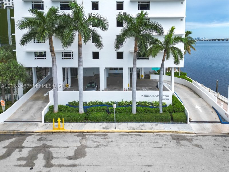 Condo for sale at New Wave 8E