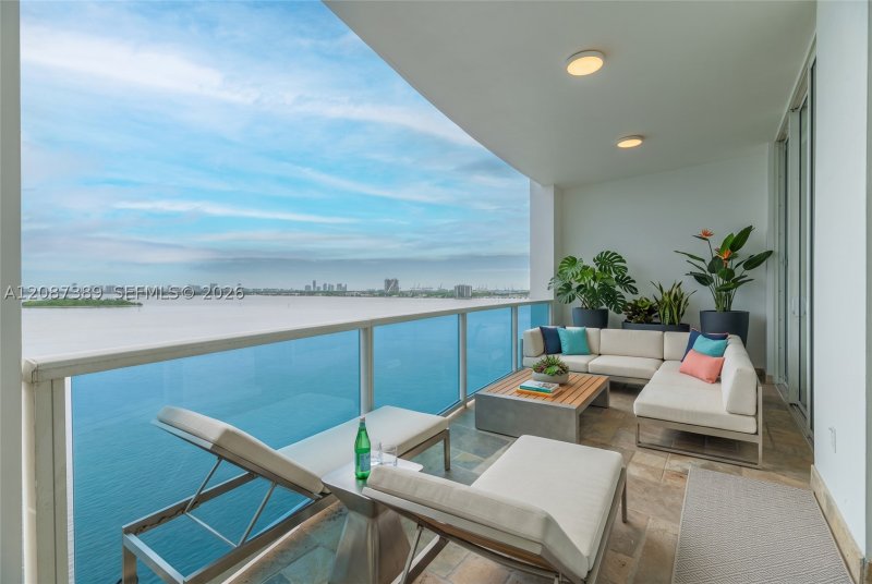 Condo for sale at New Wave 8E