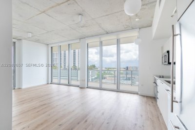 Aluguel de apartamento no Midtown Miami 2 H804