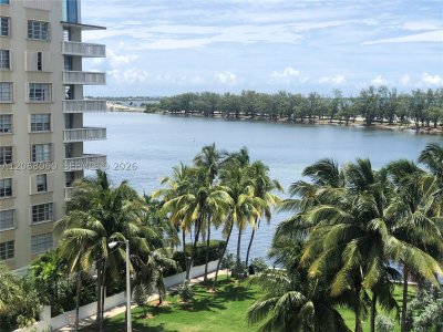 Brickell Biscayne Apt #7E