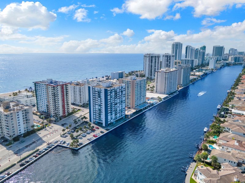 Condo for sale at Trafalgar Towers 602