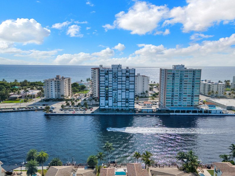 Condo for sale at Trafalgar Towers 602