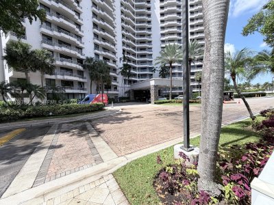 Alquiler de apartamento en Parc Central South 512