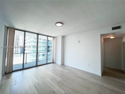 Comprar apartamento no Axis on Brickell South Tower 2310-S
