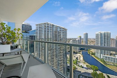 500 Brickell West Tower Apt #4300