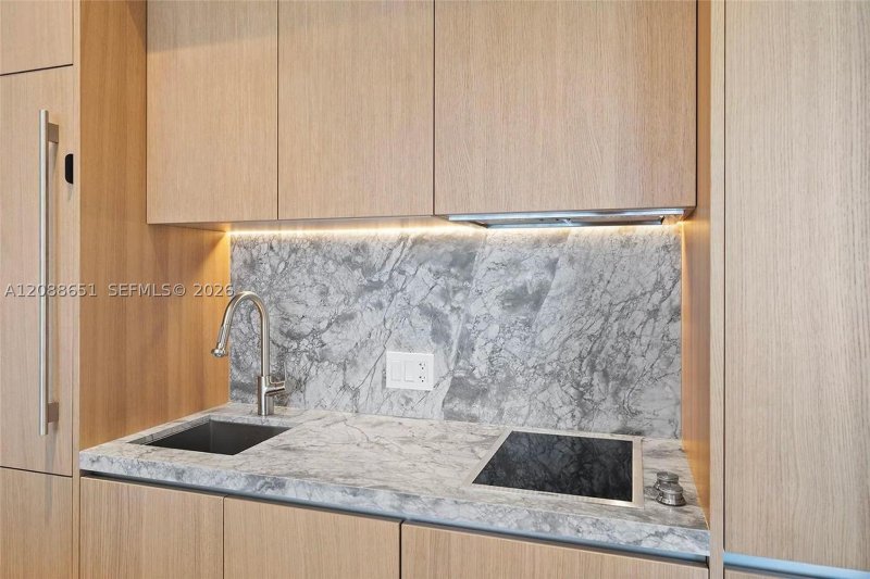 Condo for sale at Five Park Miami Beach 506