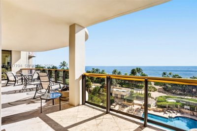 Comprar apartamento no Bal Harbour Tower Condo 5E