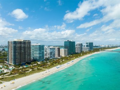 Comprar apartamento no Bal Harbour Tower Condo 5E
