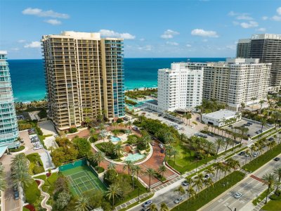 Comprar apartamento no Bal Harbour Tower Condo 5E