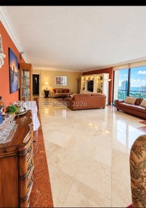 Comprar apartamento no Turnberry Towers 24E