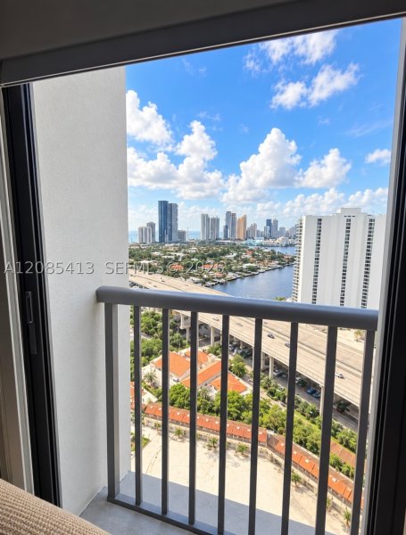 Condo for sale at Turnberry Towers 24E