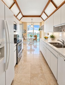 Comprar apartamento no Turnberry Towers 24E