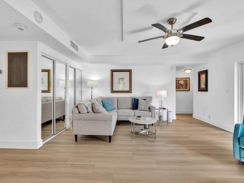 Condo for sale at Coral Ridge Towers East 912